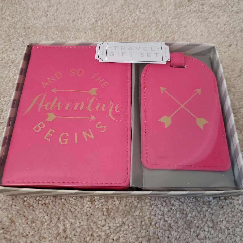Passport and luggage tag giftset